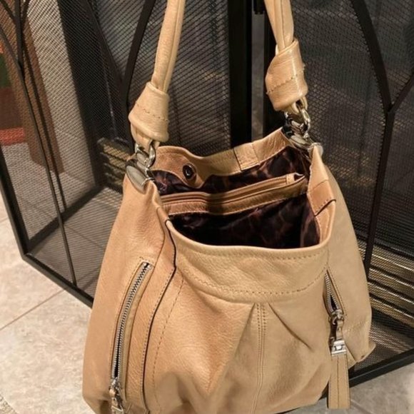 B. Makowsky Tan Leather Tote - perfect for spring and summer! - Picture 1 of 5
